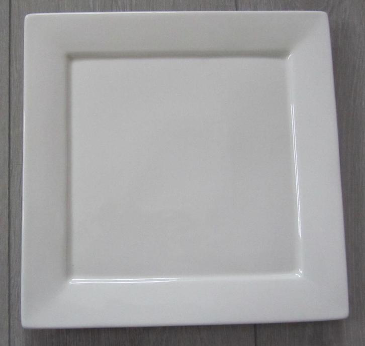 Witte platte schaal/ bord (24,5 x 24,5 cm) - nieuw, Huis en Inrichting, Keuken | Servies, Nieuw, Bord(en), Overige stijlen, Porselein