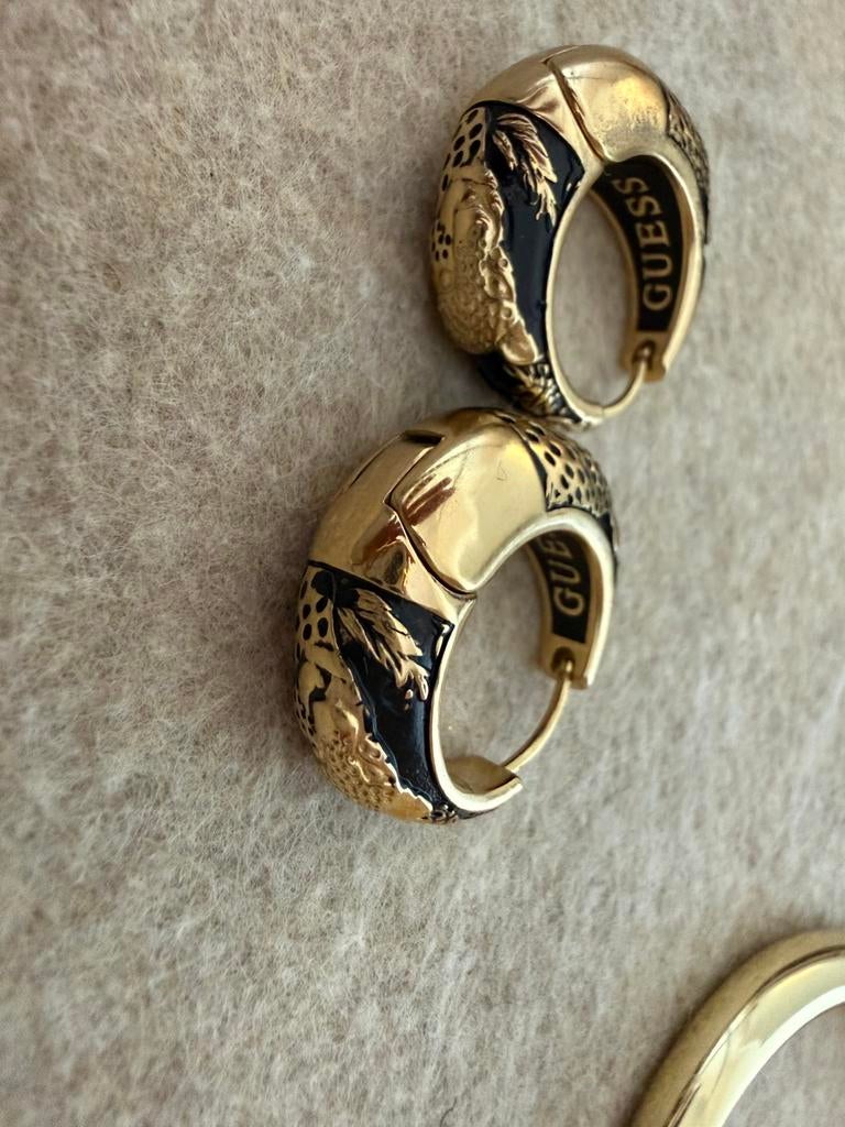 Gues oorbellen, Ophalen, Zo goed als nieuw, Overige merken