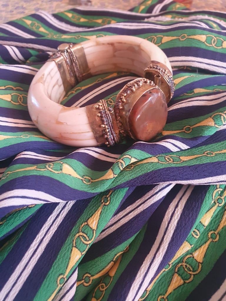 Benen armband met jaspis steen, Sieraden, Tassen en Uiterlijk, Armbanden, Ophalen