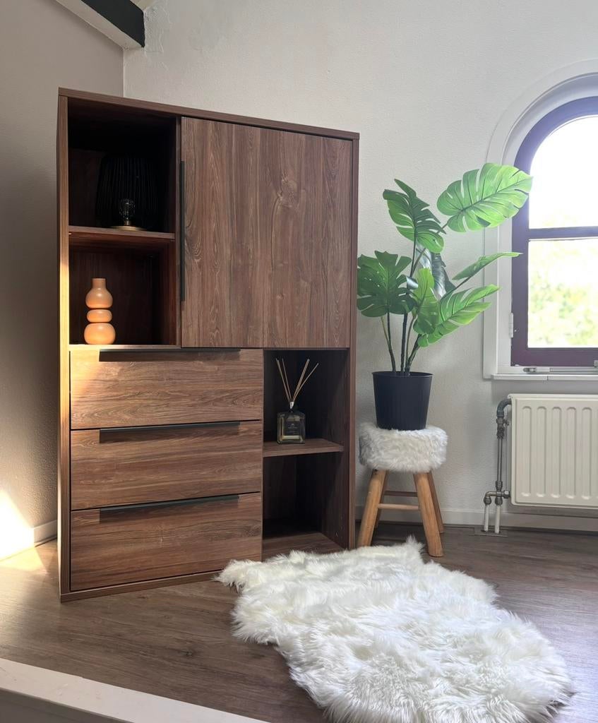 Mooie walnoot kleurige kast, Huis en Inrichting, Kasten | Wandmeubels, Zo goed als nieuw, 200 cm of meer, Minder dan 150 cm, 25 tot 50 cm