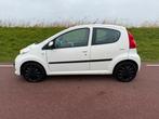 Peugeot 107 1.0-12V XR / AIRCO / 5-DEURS / BLACK WHEELS, Auto's, Peugeot, Voorwielaandrijving, Stof, Gebruikt, Zwart
