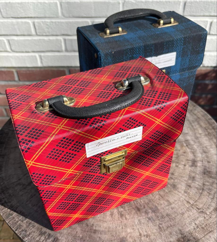 2 Vintage vinyl single koffertjes, Cd's en Dvd's, Vinyl Singles, Ophalen of Verzenden, Gebruikt, Overige genres