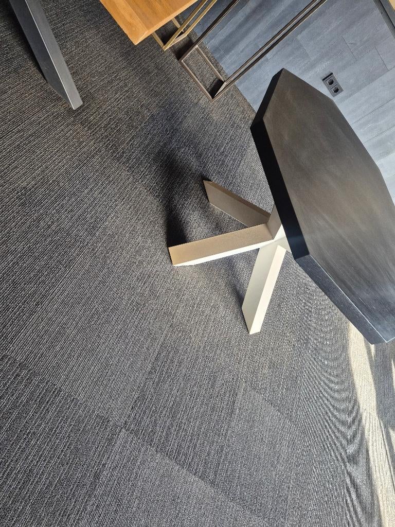 Hexagon zwart eiken tafel incl matrix poot wit, Ophalen, 100 tot 150 cm, Zwart, Vierkant