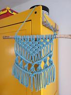 Macrame hanger, Ophalen