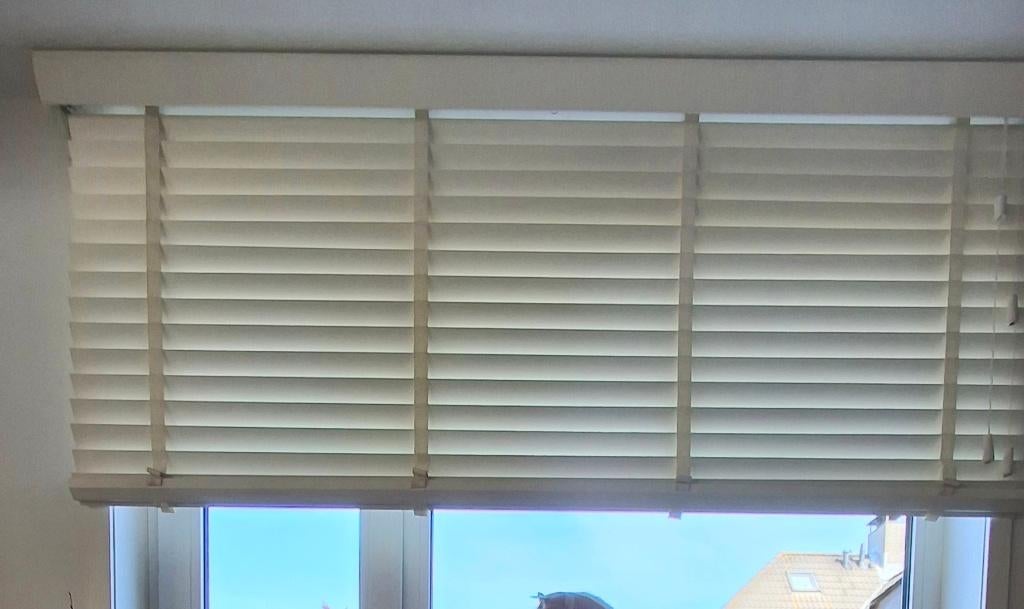 4 Witte houten jaloezieën op maat – 50mm, ook enkel te koop, Ophalen, Gebruikt, Wit, 200 cm of meer