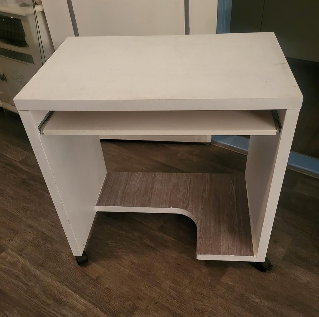 Gratis computer tafel - 77x50x75.5 cm, Ophalen, Gebruikt, Modern, functioneel, 70 tot 120 cm