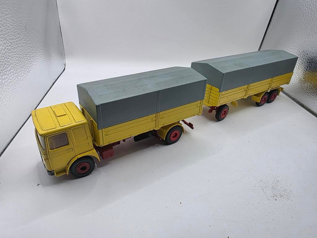 Man bussing, Hobby en Vrije tijd, Modelauto's | 1:50, Ophalen of Verzenden, Bus of Vrachtwagen, Conrad