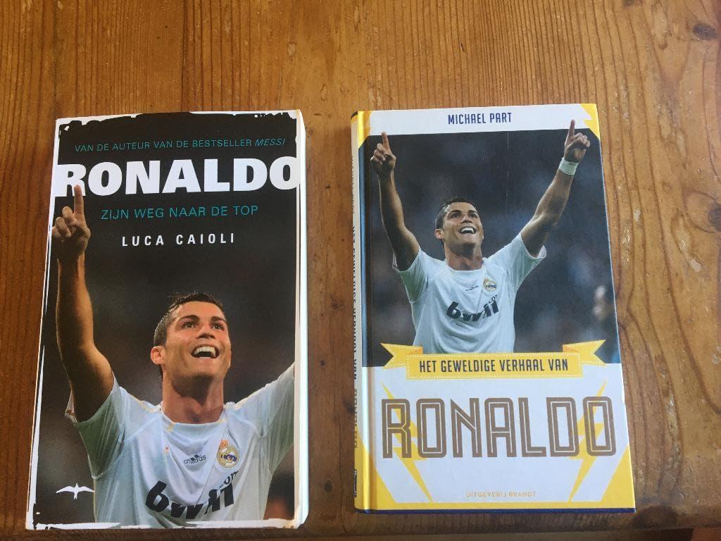 sportboeken--  Ronaldo ( 2 stuks ), Boeken, Sportboeken, Ophalen of Verzenden, Zo goed als nieuw, Balsport