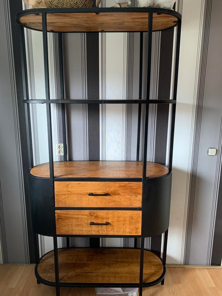 Wandkast, Overige houtsoorten, Met plank(en), Ophalen of Verzenden, Zo goed als nieuw