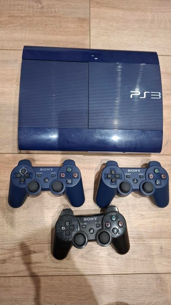 PlayStation 3 Super Slim Blauw met 3 controllers en 84 games, Spelcomputers en Games, Super Slim, Verzenden, 500 GB, Met 3 controllers of meer