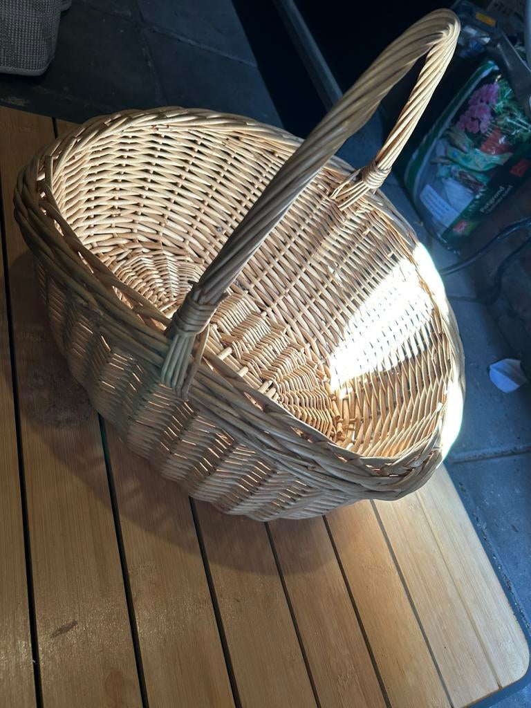 Rieten mand, Ophalen, Zo goed als nieuw