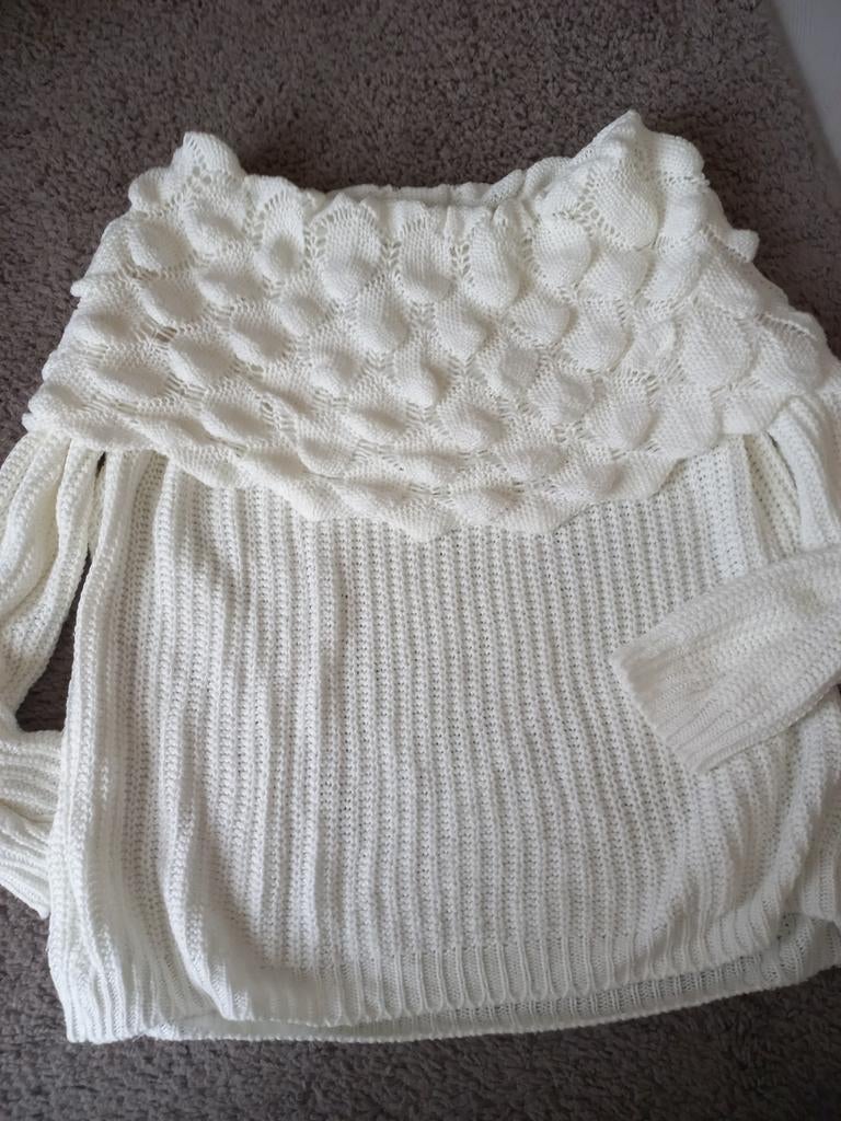 Witte trui met open hals van FAME, Kleding | Dames, Ophalen of Verzenden