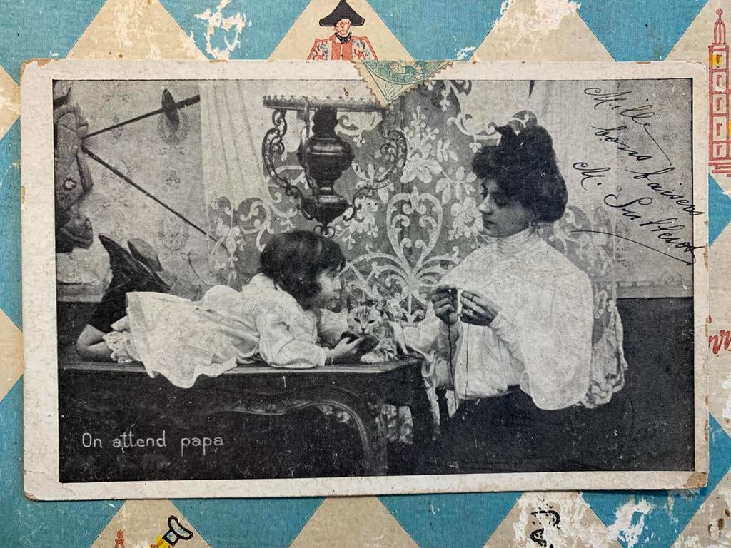 1905 On attend papa - wachten op vader (KK), Ophalen of Verzenden, Voor 1920, Gelopen, Kinderen