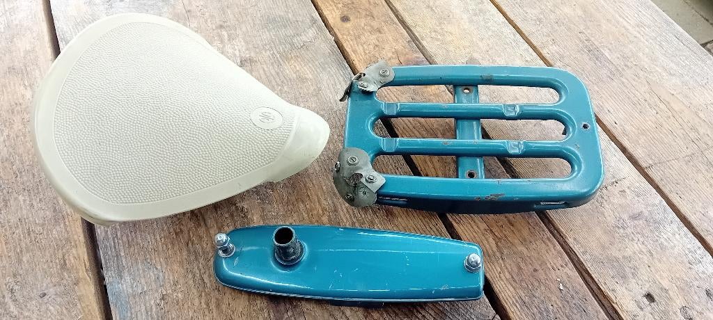 zwitsers rekje en zadel, Ophalen, Zo goed als nieuw, Zadel