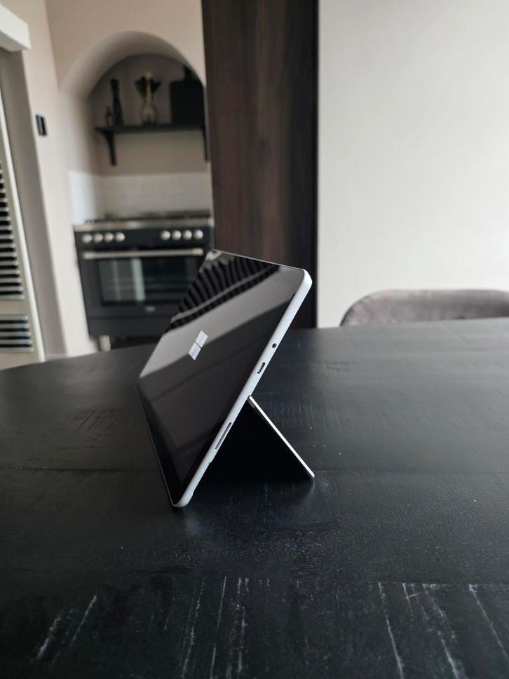 Microsoft surface go 3 windows 11, Computers en Software, Windows Tablets, Zo goed als nieuw, Wi-Fi, 10 inch, 64 GB, Usb-aansluiting