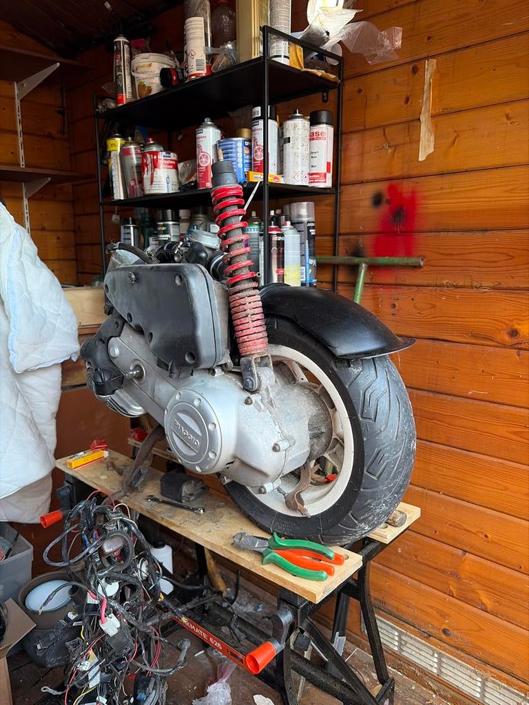 Piaggio scooter blok met achterwiel 4V, Motoren, Onderdelen | Oldtimers, Ophalen of Verzenden, Gebruikt