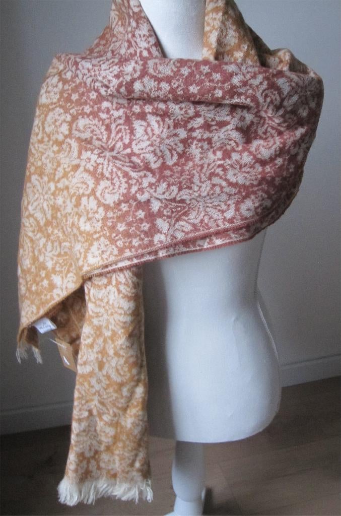 (Nieuwe) sjaal, 'warme' kleuren, Ophalen of Verzenden, Nieuw, Maat 46/48 (XL) of groter, Sjaal