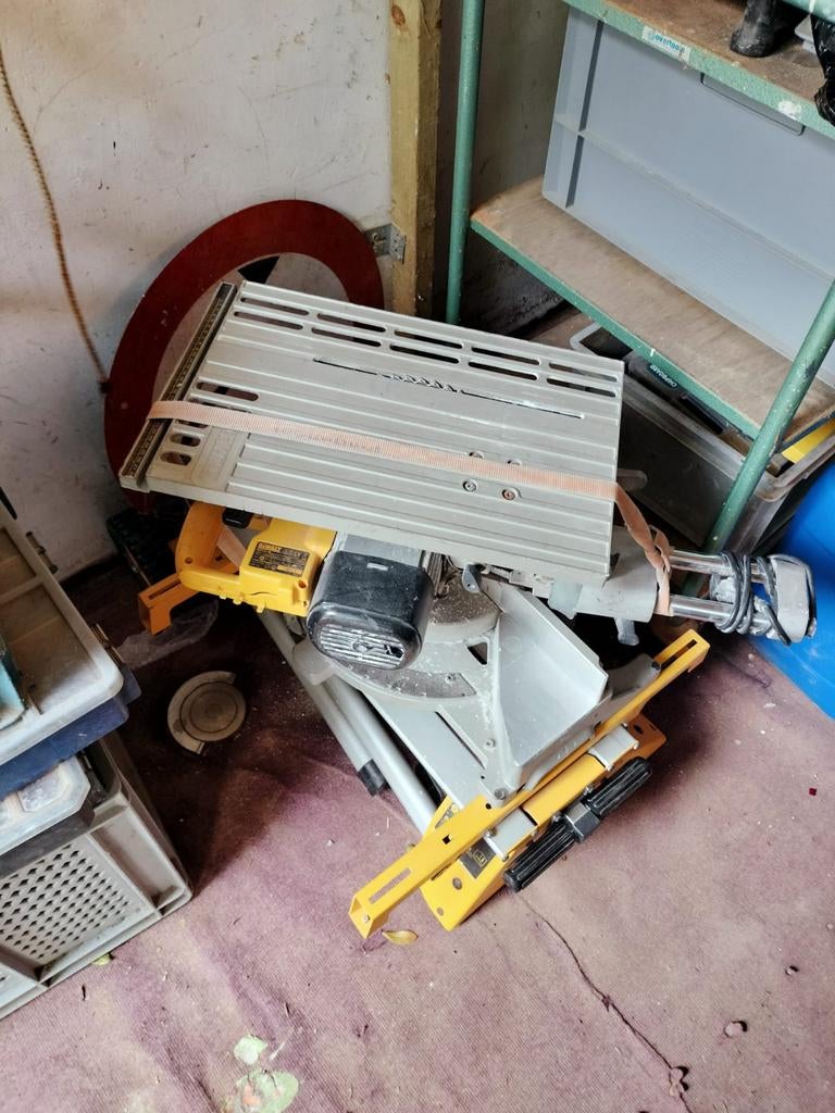 Dewalt afkort en zaagtafel, Doe-het-zelf en Verbouw, Gereedschap | Zaagmachines, Cirkelzaag, 70 mm of meer, Ophalen of Verzenden