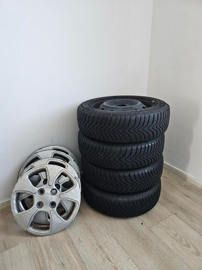 4x Vredestein Snowtrac 5 - 155/65 R14 - ET49 - 4x100 - 7mm, Auto-onderdelen, Banden en Velgen, Ophalen, 14 inch, Gebruikt, 155 mm