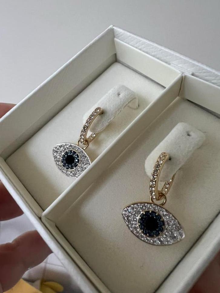 New- Swarovski Symbol Symbolica Oorringen verguld, Sieraden, Tassen en Uiterlijk, Oorbellen, Ophalen of Verzenden, Zo goed als nieuw