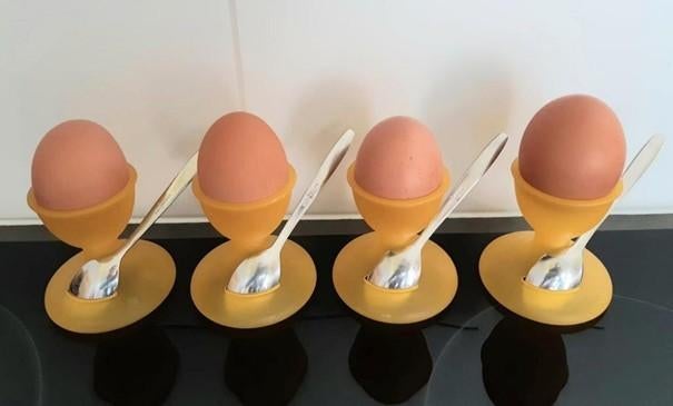 Bodum, 4 gele eierdopjes, jaren 70/80, Deens, Huis en Inrichting, Overige typen, Ophalen of Verzenden, Zo goed als nieuw, Geel