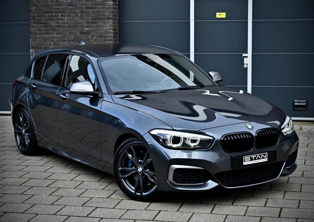 BMW 1-serie M140i xDrive 480PK | Mineral Grau | Akrapovic |, Gebruikt, Alcantara, 14 km/l, Bedrijf