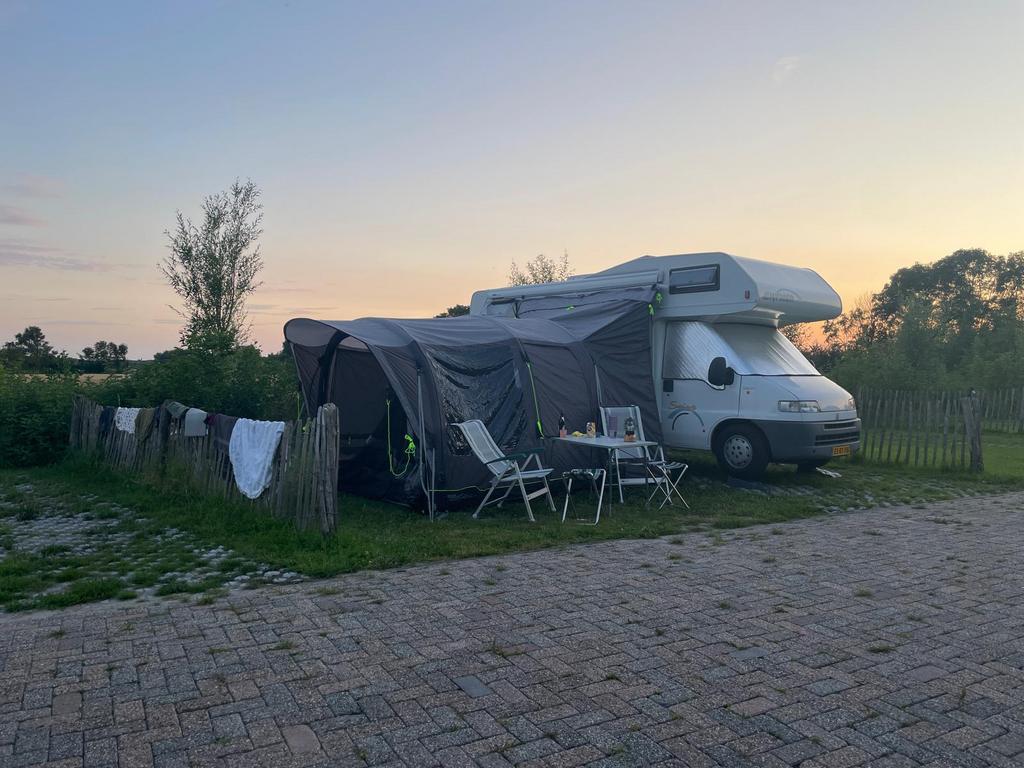 Outwell Newburg 260 Air Xtra Tall voortent camper, Caravans en Kamperen, Tenten, Ophalen, Zo goed als nieuw