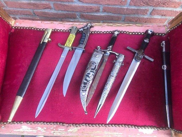fraai lot sier dolken, één koop, Verzamelen, Militaria | Algemeen, Ophalen of Verzenden, Overige soorten, Overige gebieden, Mes of Dolk