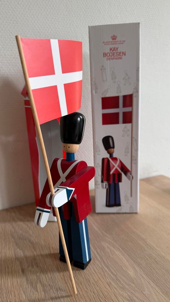 Kay Bojesen Garder met Deense vlag, Ophalen of Verzenden, Zo goed als nieuw, Mens