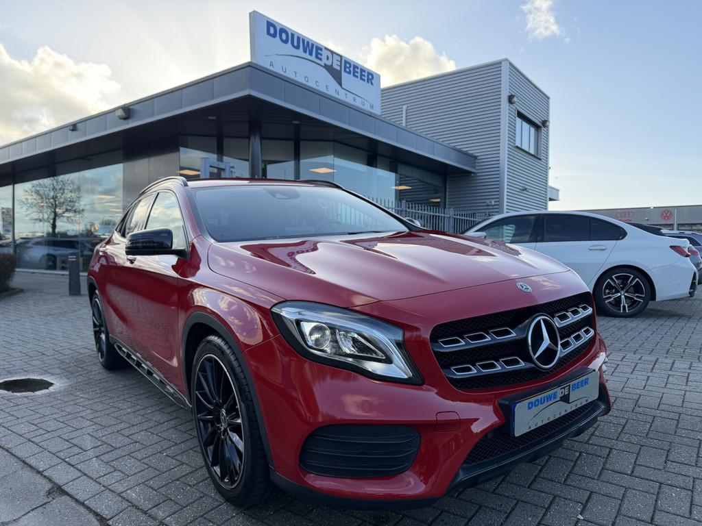 Mercedes-Benz GLA 200 AMG Night Trekhaak | Camera | Leer | E, Auto's, 12 maanden, 15 km/l, Gebruikt, Euro 6
