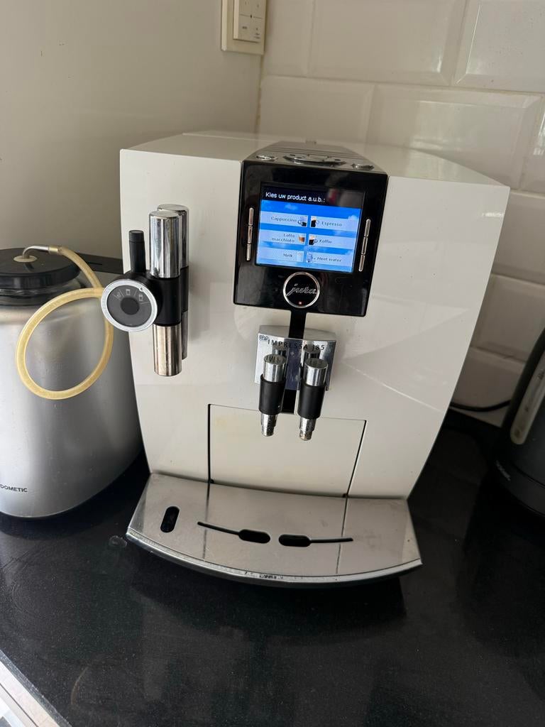 Jura Impressa J85 Volautomatische Espressomachine, Afneembaar waterreservoir, Gebruikt, Espresso apparaat, Koffiebonen