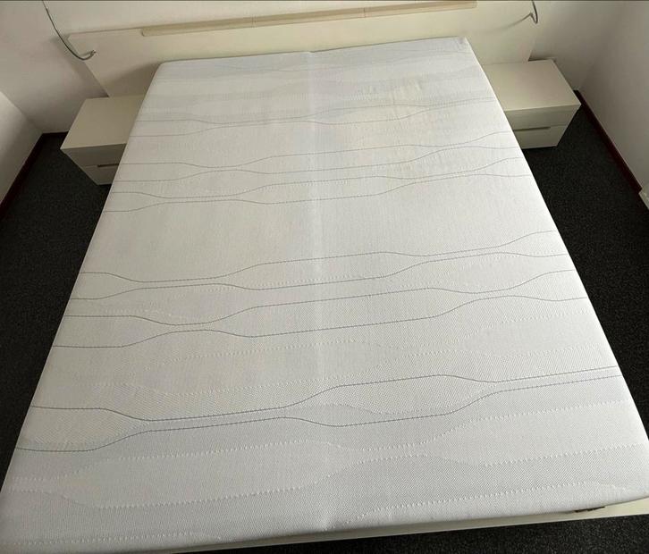 Hülsta CEPOSI 2-persoons Bed met Nachtkastjes en Matrassen, Huis en Inrichting, Slaapkamer | Bedden, Zo goed als nieuw, Tweepersoons