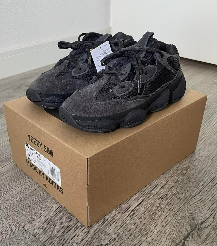 Yeezy 500 zwart maat 38, Kleding | Dames, Schoenen, Ophalen of Verzenden, Nieuw, Zwart, Sneakers of Gympen