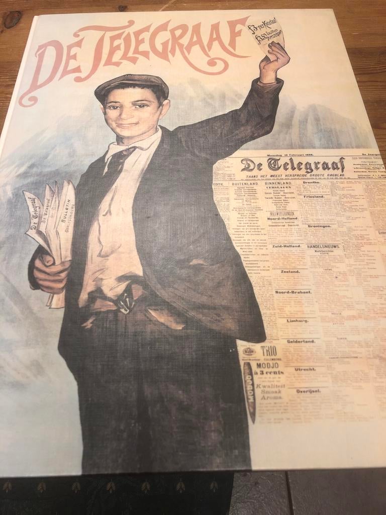100 Jaar De Telegraaf - Een selectie uit 1893 tot 1992, Ophalen, Zo goed als nieuw, Krant