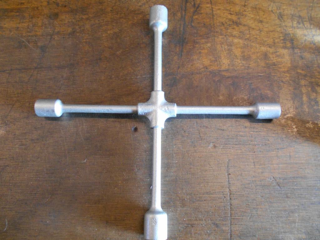 Belzer Kruissleutel voor personenwagens, Ophalen of Verzenden, Gebruikt