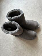 UGG laarzen, Hoge laarzen, Ophalen of Verzenden, Zo goed als nieuw, Grijs