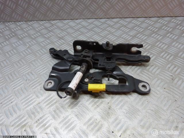 Motorkapscharnier links BMW 5-serie F10 F11 links, Gebruikt, Ophalen of Verzenden, BMW, BMW