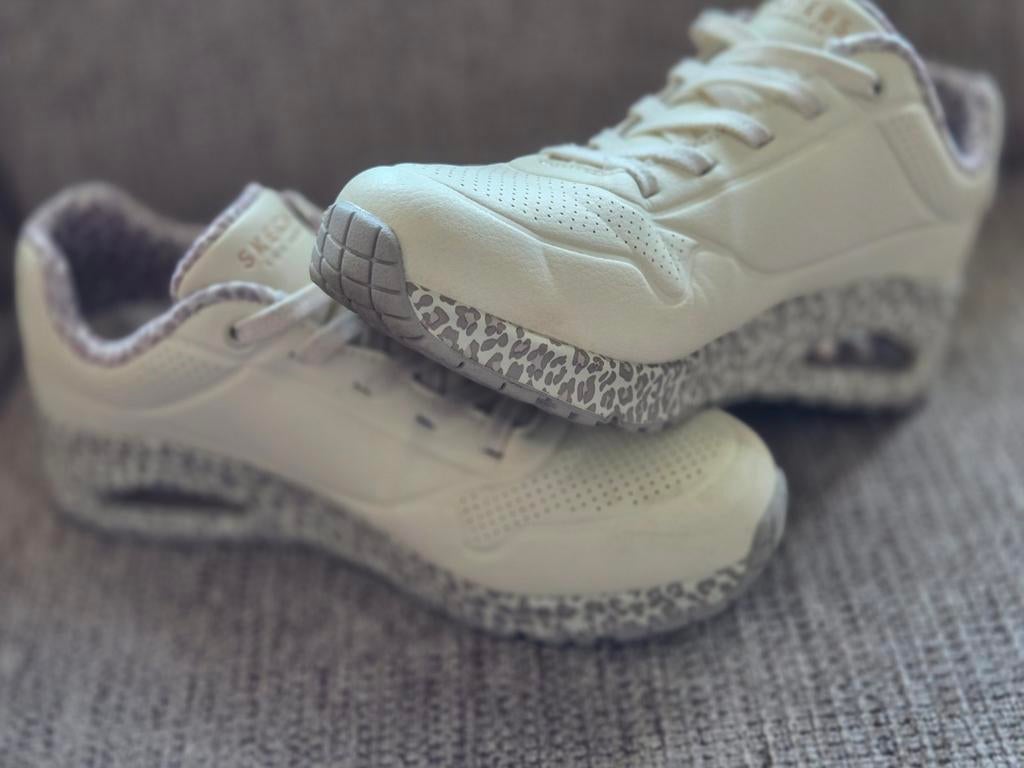 Skechers instappers  creme/panterprint maat 38, Ophalen, Zo goed als nieuw, Beige, Instappers