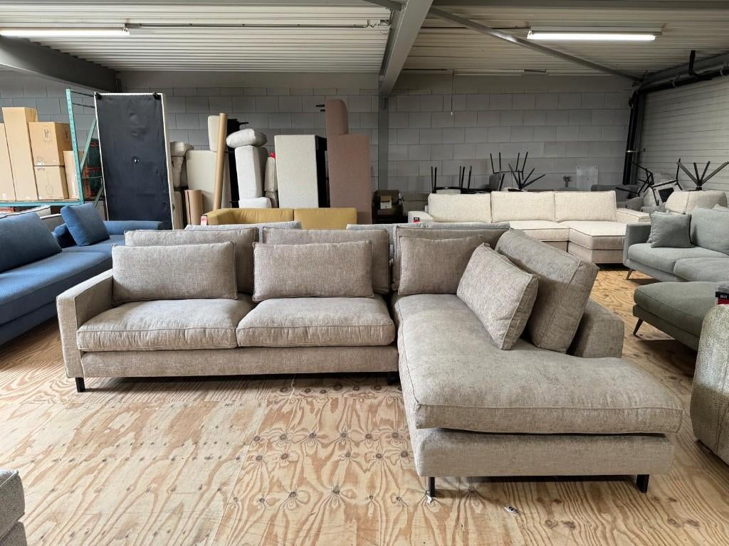 Hoekbank Gigi l Whoon l Room108 l van €2625,- voor €1599,-, Ophalen, 100 tot 125 cm, Hoekbank, 300 cm of meer