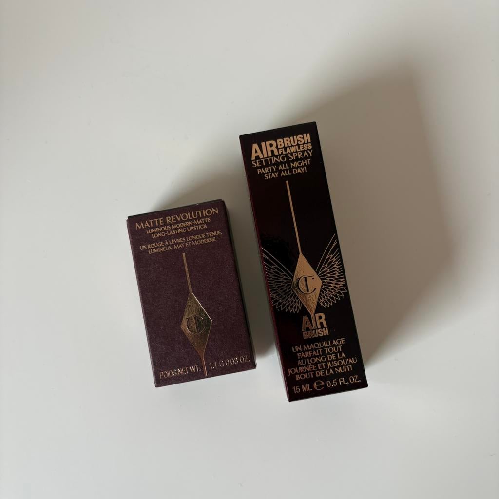 Charlotte Tilbury mini’s settingspray en lipstick, Ophalen of Verzenden, Nieuw, Miniatuur