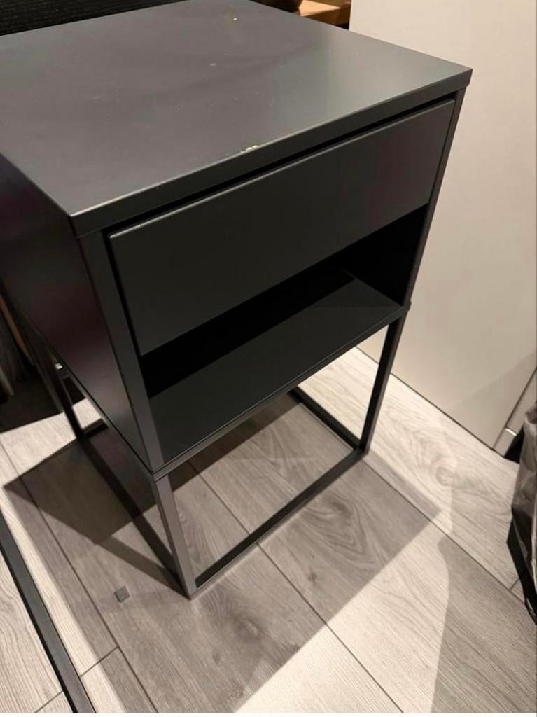 Ikea nachtkastje, Huis en Inrichting, Ophalen, Gebruikt, Minder dan 45 cm, Metaal of Aluminium
