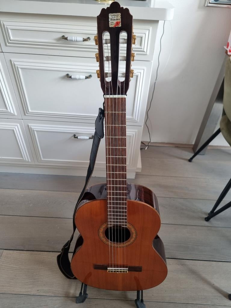 Alhambra 4P klassieke gitaar, Muziek en Instrumenten, Snaarinstrumenten | Gitaren | Akoestisch, Ophalen, Gebruikt, Klassieke of Spaanse gitaar