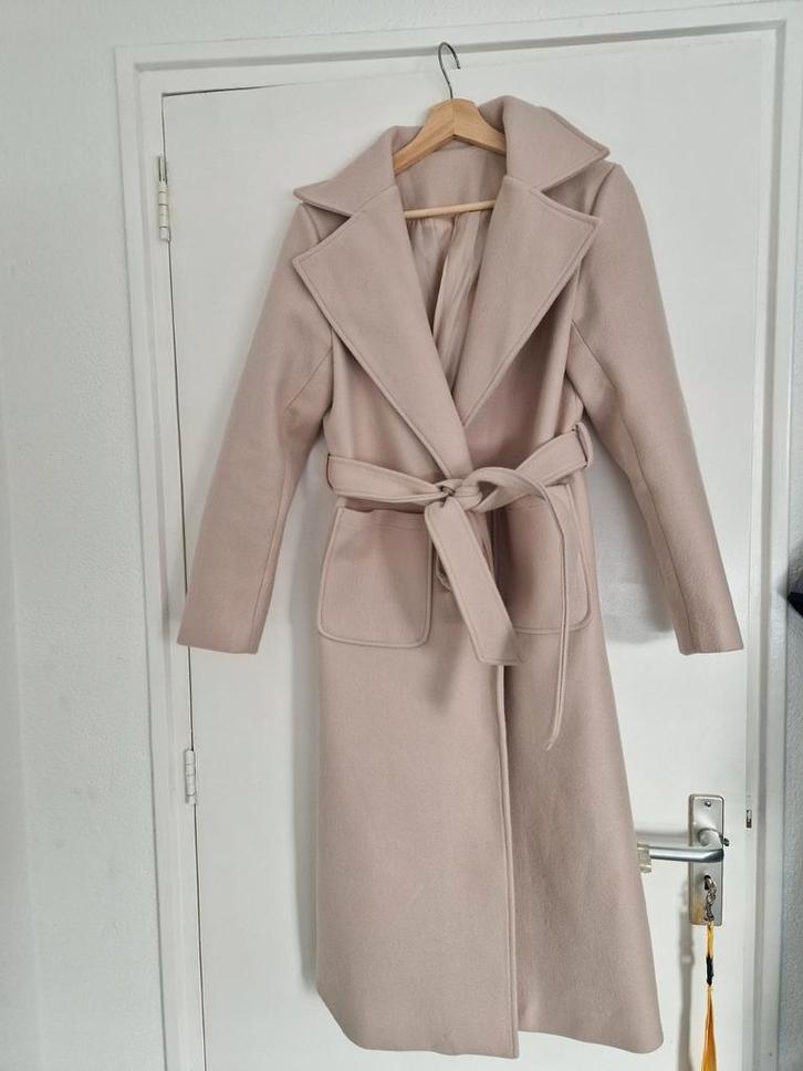 Elegante dames mantel met ceintuur - Beige, Kleding | Dames, Jassen | Winter, Zo goed als nieuw, Maat 38/40 (M), Beige, Ophalen of Verzenden