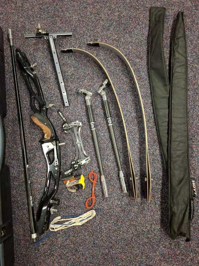 Rechtshandige recurve handboog zwart,  68 inch 24 pond., Sport en Fitness, Handboogschieten, Gebruikt, Recurveboog, Ophalen of Verzenden