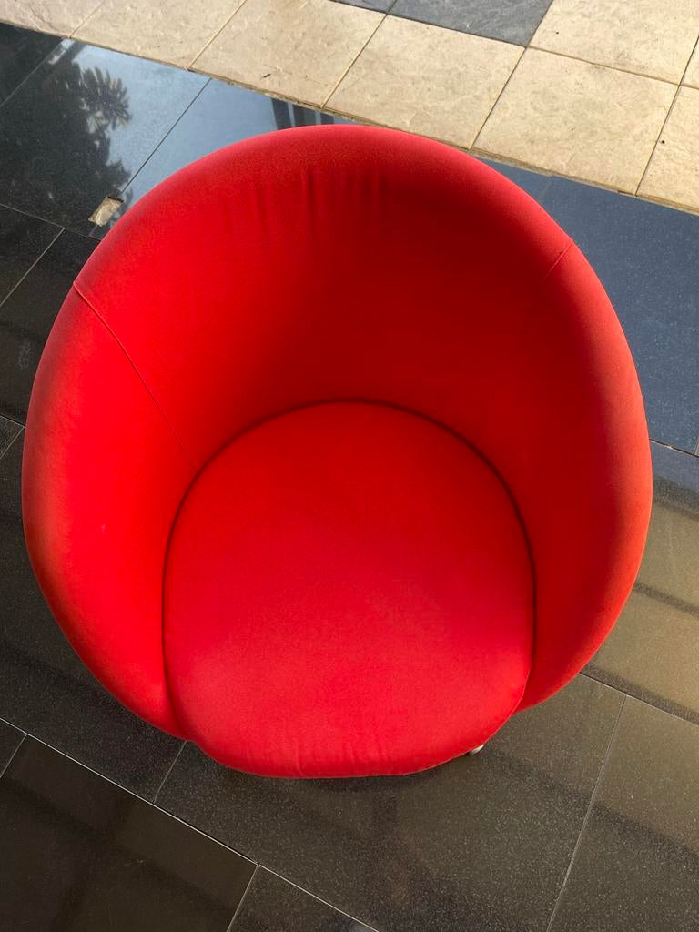 Moderne rode fauteuil, Huis en Inrichting, Fauteuils, Ophalen, Gebruikt, Stof, 75 tot 100 cm