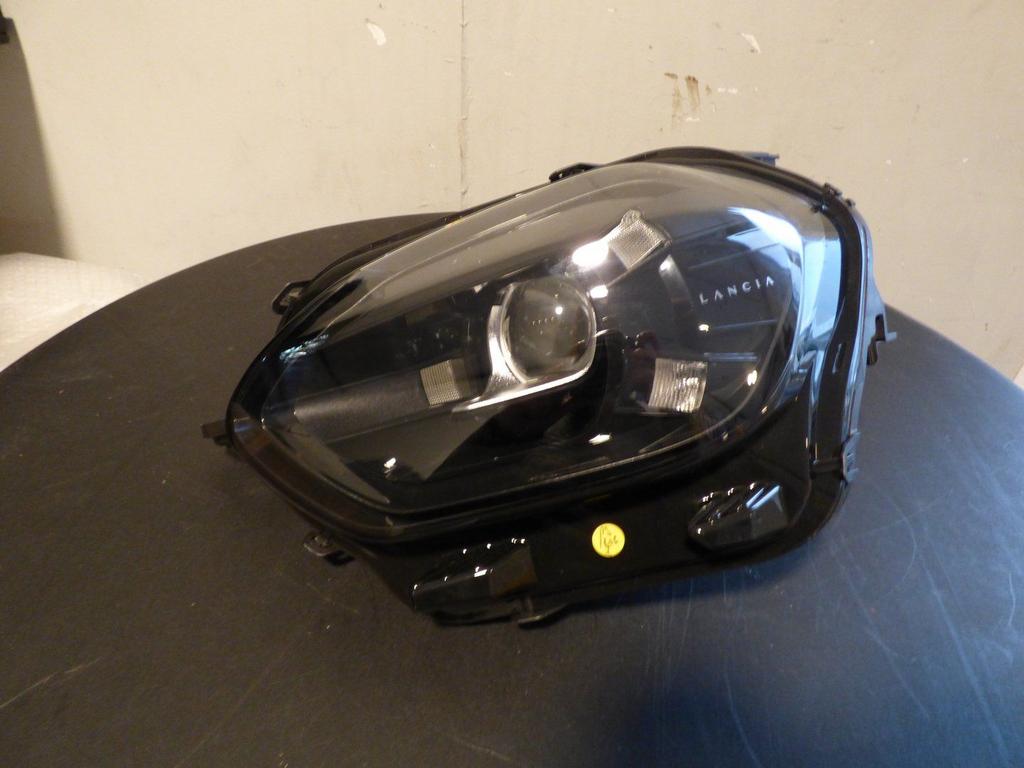 Lancia Ypsilon IV 2024 - lamp Full LED - Europa, Gebruikt, -, -, Ophalen of Verzenden