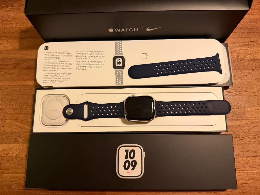 Apple Watch Nike Series 7 45 mm, Sieraden, Tassen en Uiterlijk, Smartwatches, Apple Watch ⌚️, IOS, Ophalen of Verzenden, Zo goed als nieuw