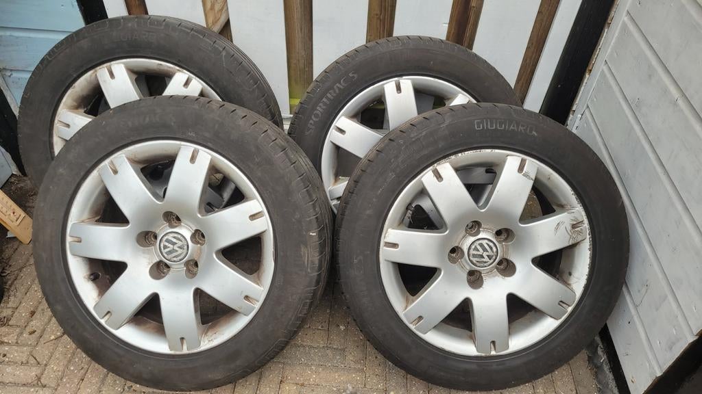 Velgen Volkswagen + Banden 205/55 R 16 91H, Auto-onderdelen, Banden en Velgen, Ophalen, 16 inch, 205 mm, Band(en)