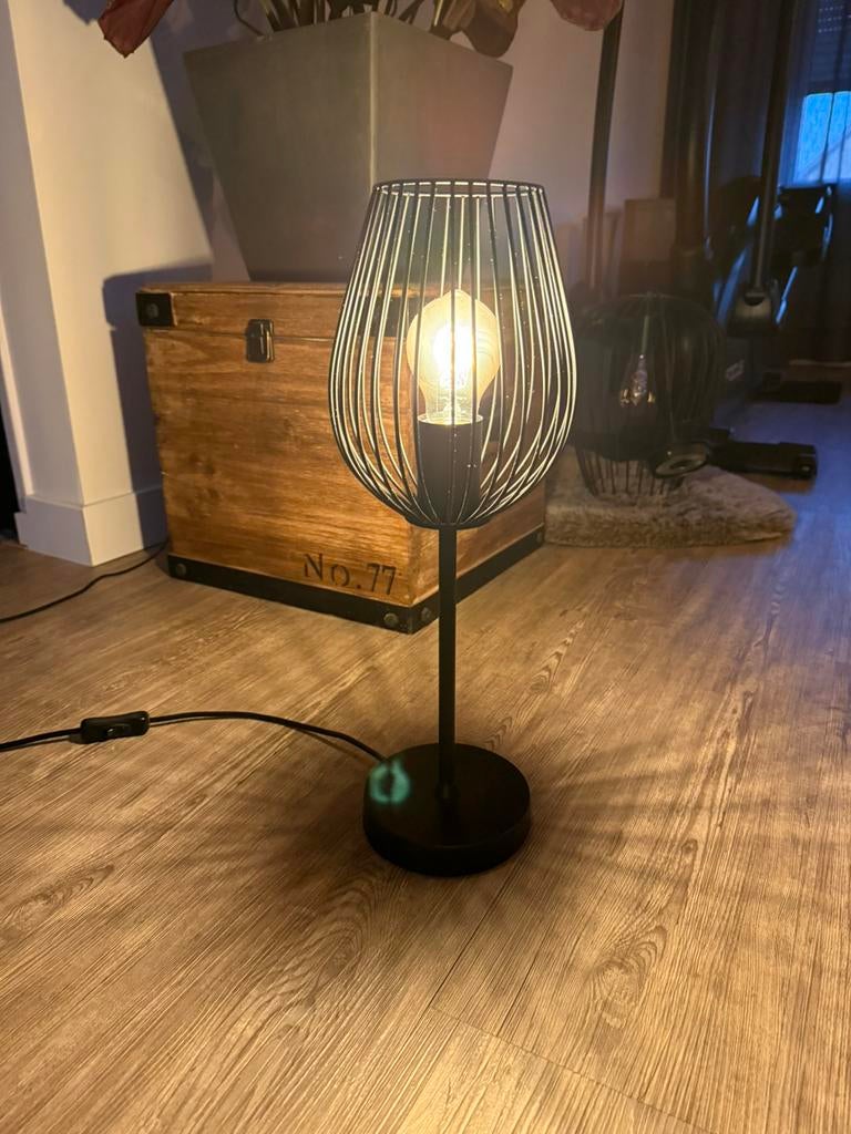 2 hanglampen en 1 tafellamp zwart metaal, Ophalen, Zo goed als nieuw, Metaal, Minder dan 50 cm
