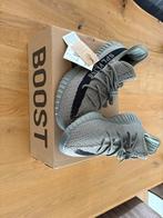 Yeezy Boost 350 V2 Granite - Maat 44, Overige kleuren, Nieuw, Ophalen of Verzenden, Sneakers of Gympen